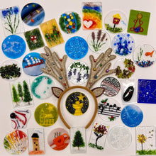 Load image into Gallery viewer, O TANNENBAUM | A HEART-WARMING HOLIDAY TRADITION | 2024
